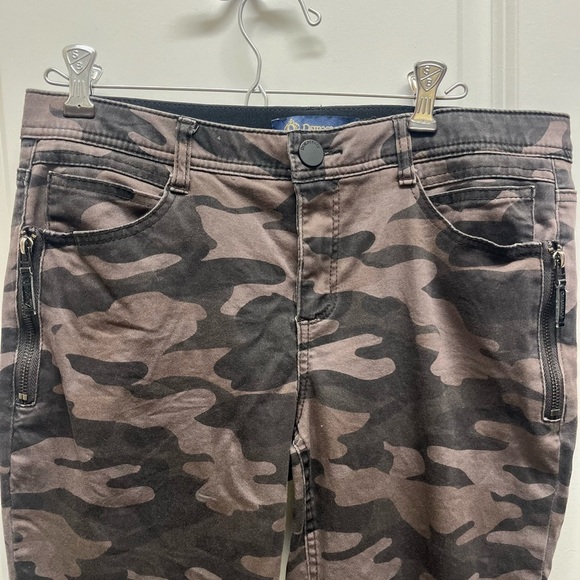 Democracy AB solution womens camo skinny jeans sz 8 - Picture 2 of 11
